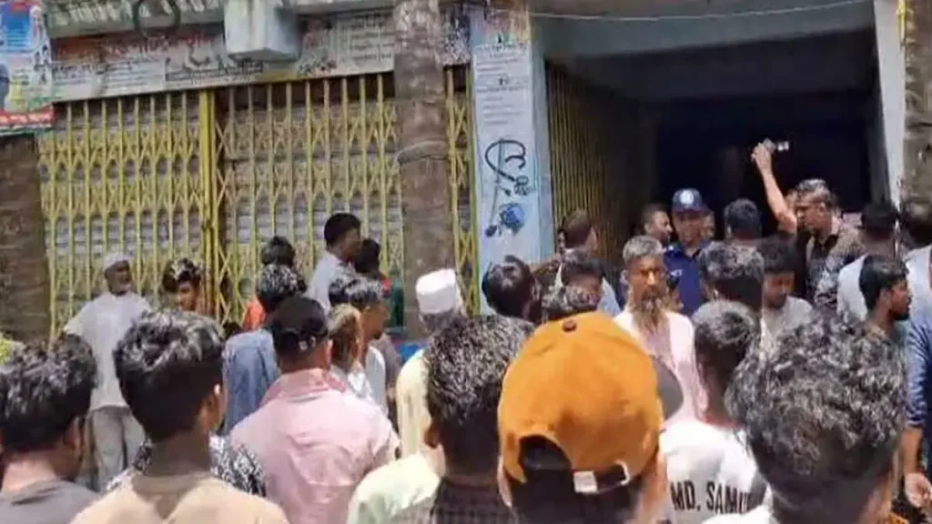 কুমিল্লায় গণপিটুনিতে মা-মেয়ে-ছেলে নিহত